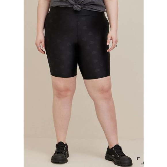 Torrid Shorts Womens 4X Biker Bermuda Heart Print Pull On Stretch Black - Picture 5 of 13